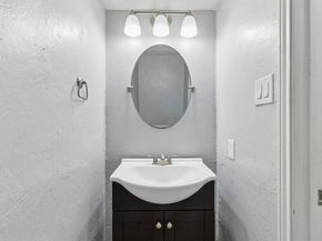 304  Lark Lane , Euless Texas 76039