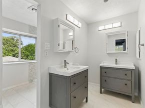 304  Lark Lane , Euless Texas 76039