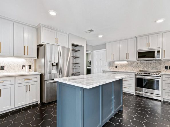 2010  Heatherbrook Drive , Grapevine Texas 76051