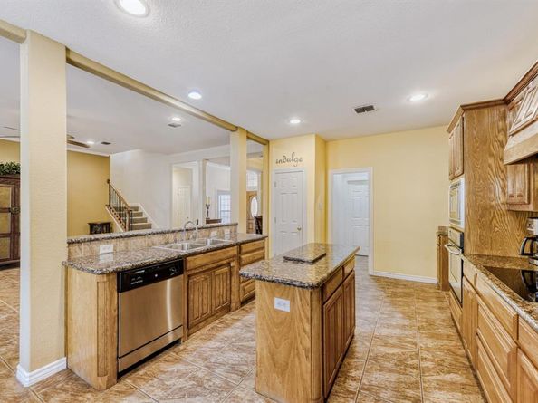 1820  Lake Glen Trail , Mansfield Texas 76063