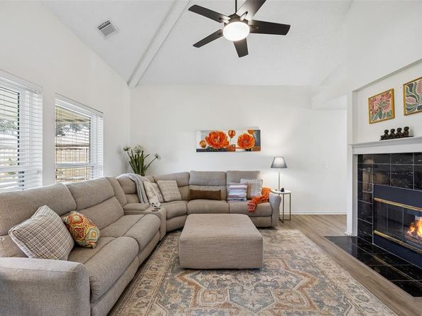 1002  Charter Oak Street , Allen Texas 75002