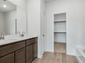 932  Cawthorne Trail , Fort Worth Texas 76108