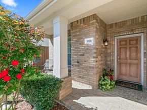 306  Salsbury Drive , Euless Texas 76040
