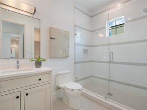 1029  Mobile Street , Dallas Texas 75208