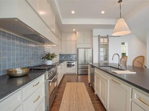 1029  Mobile Street , Dallas Texas 75208