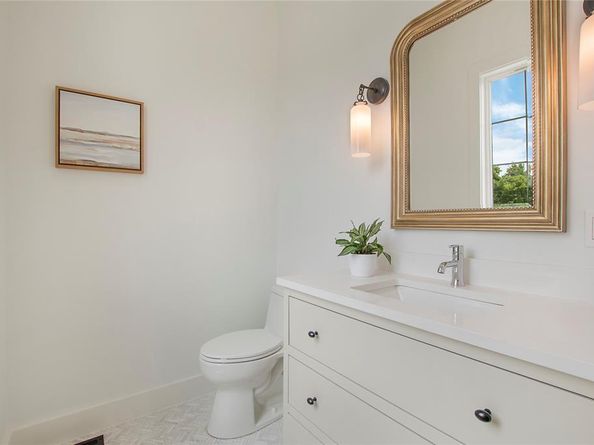 1029  Mobile Street , Dallas Texas 75208