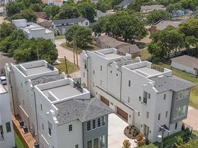 1029  Mobile Street , Dallas Texas 75208