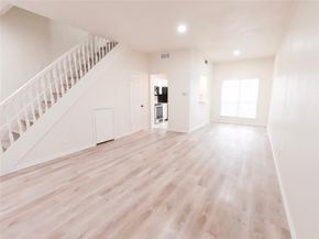 3904  Rawlins Street  109, Dallas Texas 75219