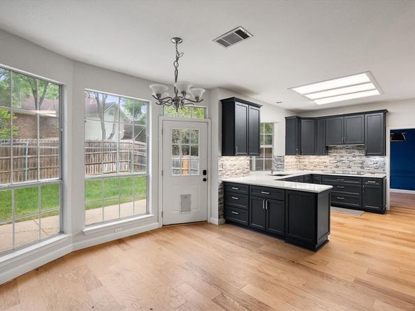 6211  Fox Hunt Drive , Arlington Texas 76001