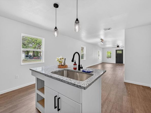 3500  Baylor  , Fort Worth Texas 76119