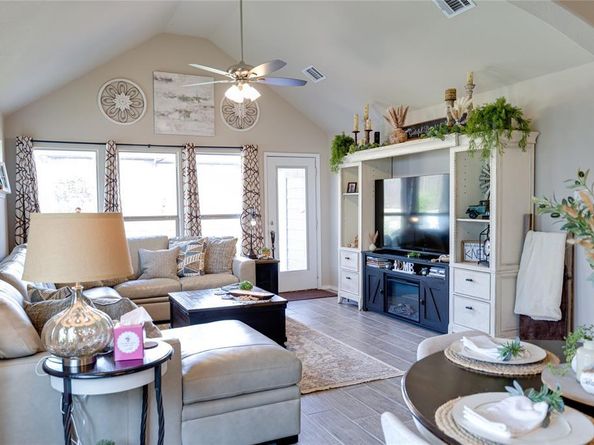744  Sandy Chip Trail , Fort Worth Texas 76108
