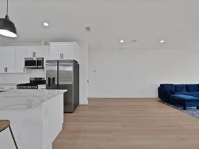 1405  Barry Avenue , Dallas Texas 75223