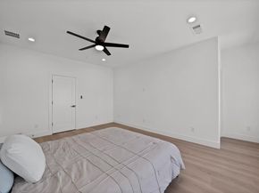 1405  Barry Avenue , Dallas Texas 75223