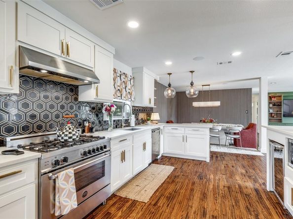 9831  Lakemont Drive , Dallas Texas 75220