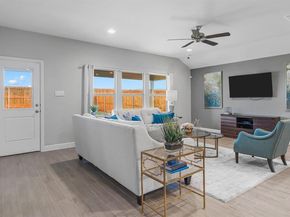 1422  CANTERBURY Trail , DeSoto Texas 75115