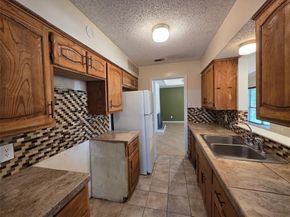 1613 S Bent Tree Trail , Grand Prairie Texas 75052