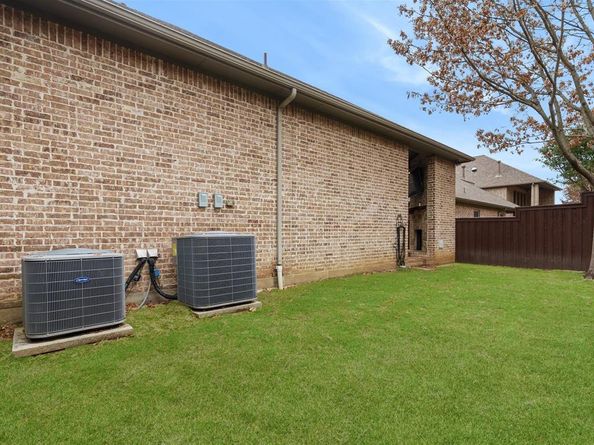 2115 N Hill Drive , Irving Texas 75038