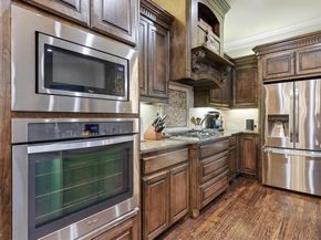 2115 N Hill Drive , Irving Texas 75038