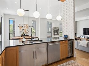 432  Trinity River Circle , Dallas Texas 75203