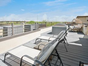 432  Trinity River Circle , Dallas Texas 75203