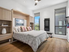 432  Trinity River Circle , Dallas Texas 75203