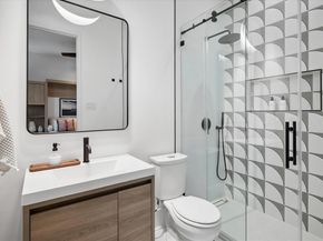 432  Trinity River Circle , Dallas Texas 75203