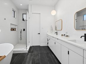 432  Trinity River Circle , Dallas Texas 75203