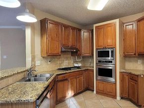 9807  Sunrise Court , Irving Texas 75063