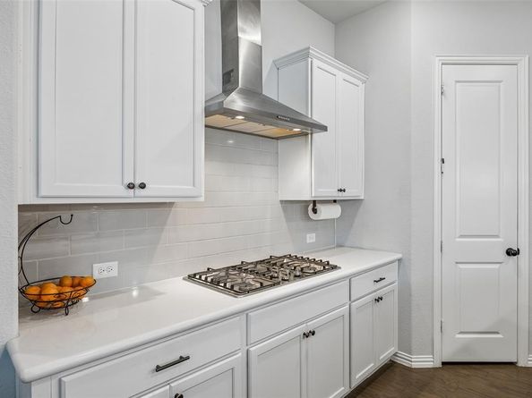 2533  Westbank Trail , Garland Texas 75042