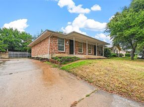 2221  Viewtop Lane  A & B, Arlington Texas 76012