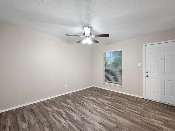 2221  Viewtop Lane  A & B, Arlington Texas 76012