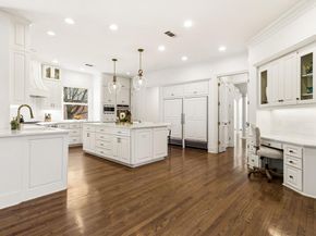 13  Downs Lake Circle , Dallas Texas 75230