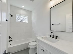 1104 E Annie Street , Fort Worth Texas 76104