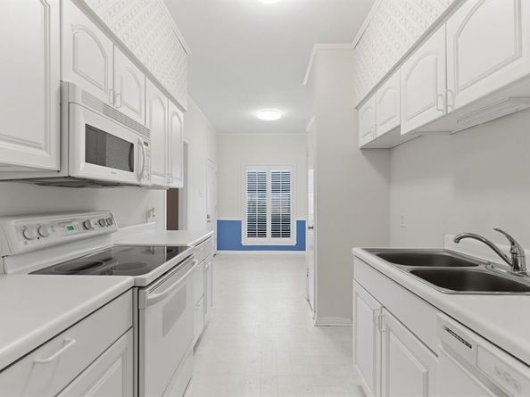 4320  Bellaire Drive S 126W, Fort Worth Texas 76109