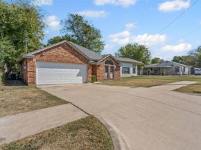321  Meadow Park Drive , White Settlement Texas 76108
