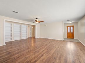 10104  Chapel Glen Terrace , Fort Worth Texas 76116