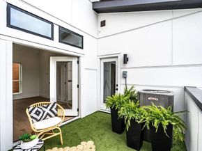 4208  Live Oak Street  106, Dallas Texas 75204