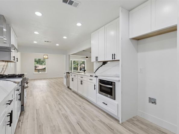 2824  Reedcroft Drive , Farmers Branch Texas 75234