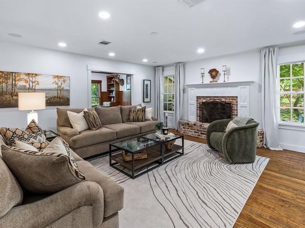 1020  Oak View Drive , Oak Point Texas 75068
