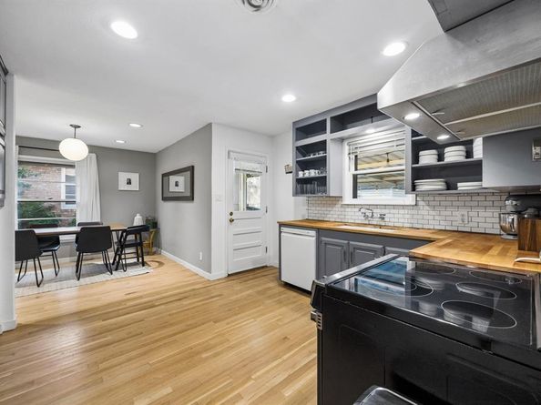 2111  Melbourne Avenue , Dallas Texas 75224