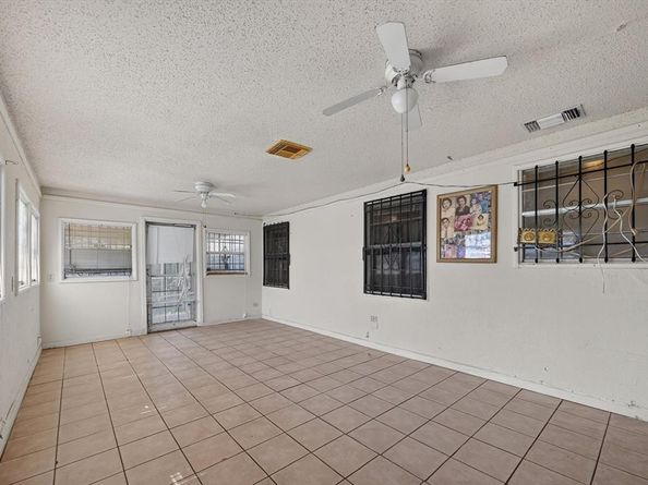2524 N Saint Augustine Drive , Dallas Texas 75227