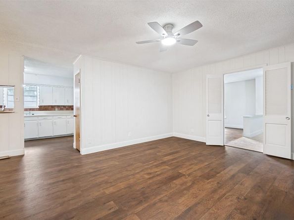 5319  Urban Crest Road , Dallas Texas 75227