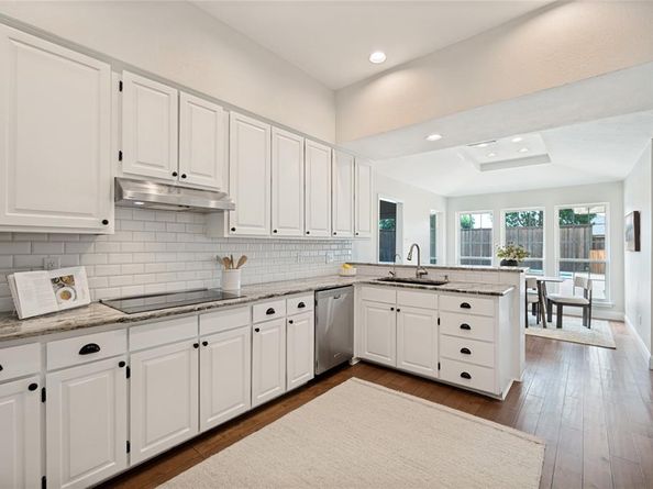 6204  La Cosa Drive , Dallas Texas 75248
