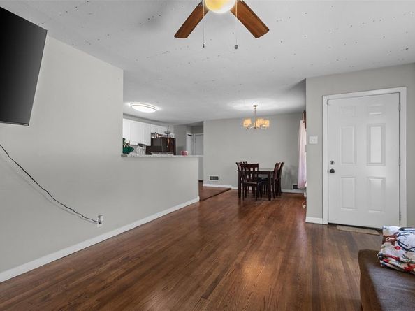 1859  Oakwood Street , Haltom City Texas 76117