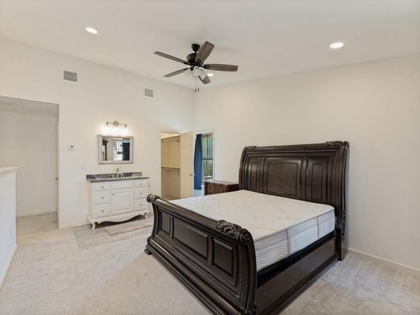3253  Donnelly Circle  804, Fort Worth Texas 76107