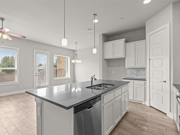 325  Featherstone Trail , Wylie Texas 75098