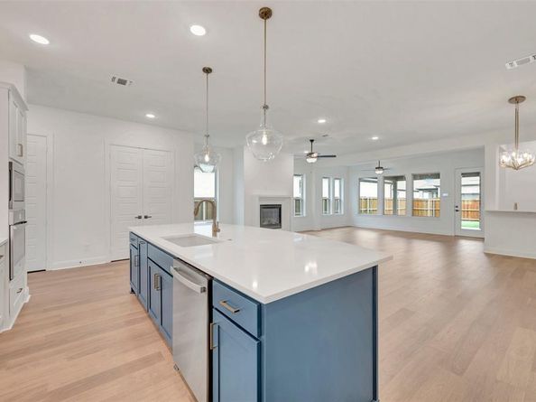 2086  Spotted Fawn Drive , Arlington Texas 76005