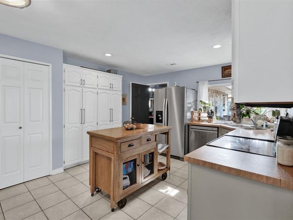 3433  Flagstone Drive , Garland Texas 75044