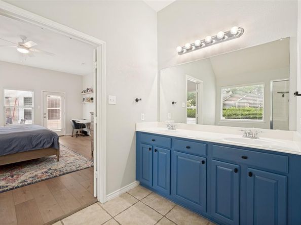 1900  Saint Simons Street , Savannah Texas 76227