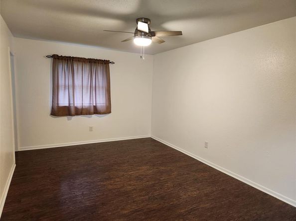 417  Wallace Drive , Crowley Texas 76036